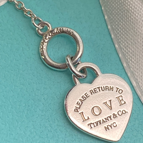 Return to Tiffany Blue Heart Tag Toggle Bracelet. - Picture 4 of 6